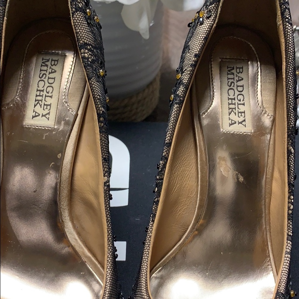 Badgley Mischka 'Stella' Pump - Picture 7 of 16